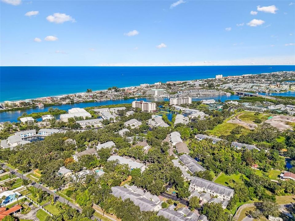 For Sale: $463,999 (2 beds, 2 baths, 1235 Square Feet)