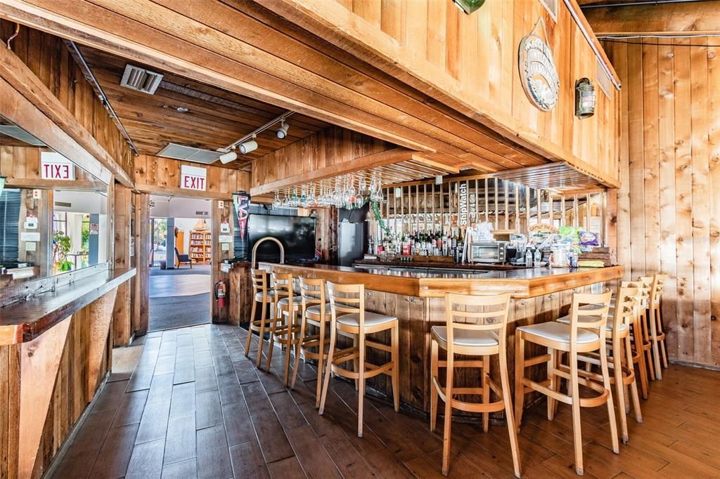 For Sale: $463,999 (2 beds, 2 baths, 1235 Square Feet)