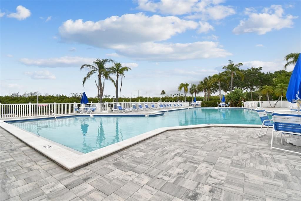 For Sale: $463,999 (2 beds, 2 baths, 1235 Square Feet)