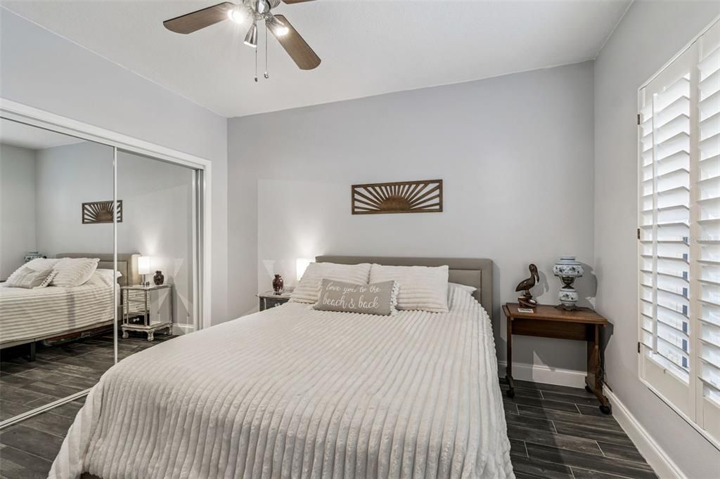 For Sale: $463,999 (2 beds, 2 baths, 1235 Square Feet)