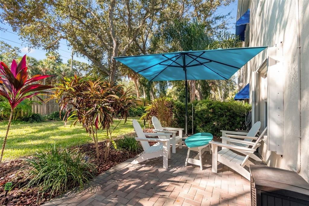 For Sale: $463,999 (2 beds, 2 baths, 1235 Square Feet)