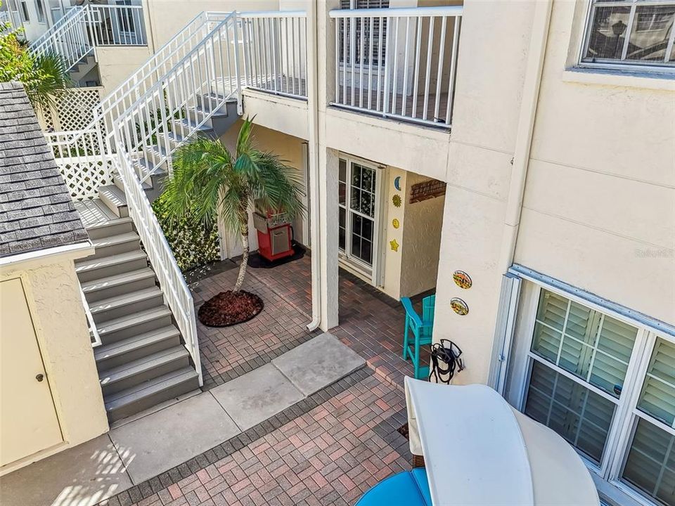 For Sale: $463,999 (2 beds, 2 baths, 1235 Square Feet)