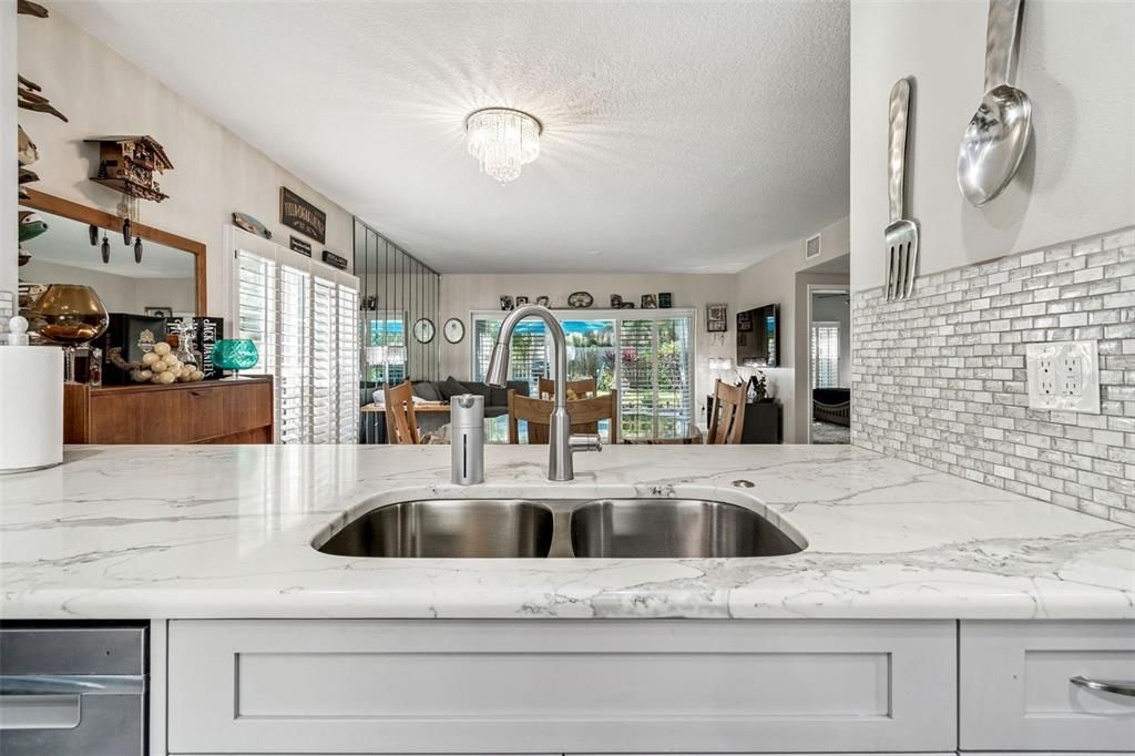 For Sale: $463,999 (2 beds, 2 baths, 1235 Square Feet)