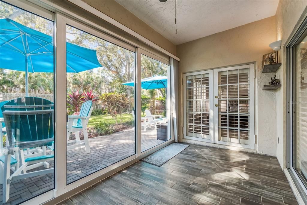 For Sale: $463,999 (2 beds, 2 baths, 1235 Square Feet)