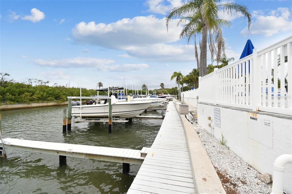 For Sale: $463,999 (2 beds, 2 baths, 1235 Square Feet)