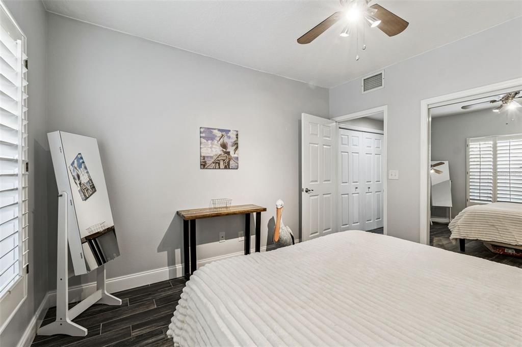 For Sale: $463,999 (2 beds, 2 baths, 1235 Square Feet)