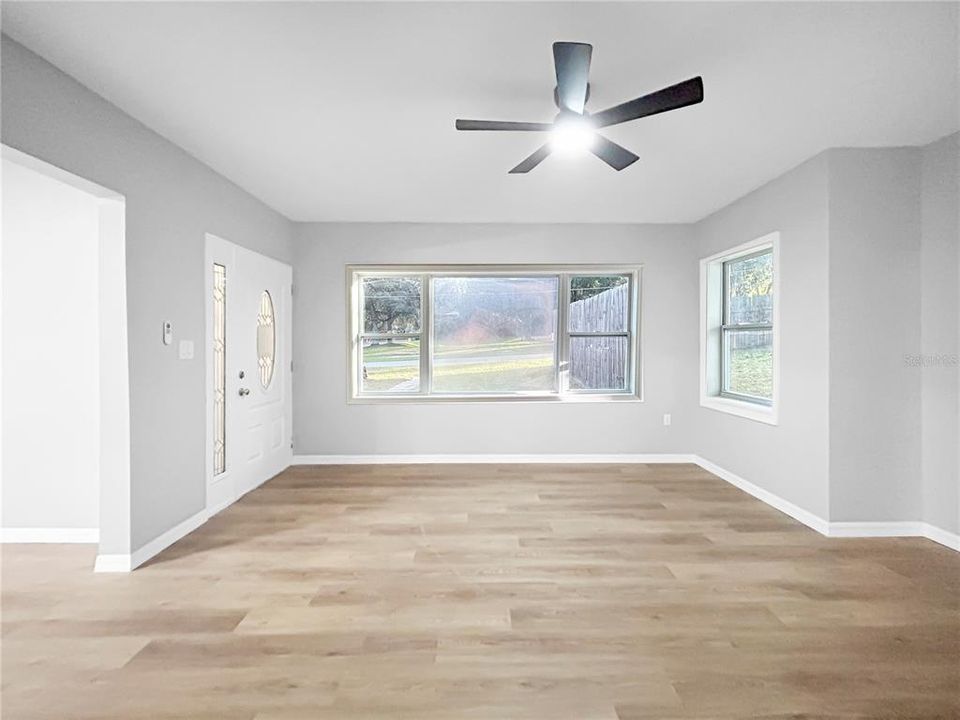 待售: $282,500 (3 贝兹, 2 浴室, 2032 平方英尺)