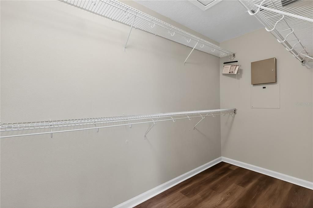 待售: $335,000 (3 贝兹, 2 浴室, 1682 平方英尺)