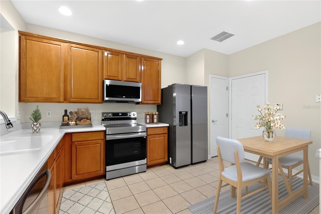 待售: $335,000 (3 贝兹, 2 浴室, 1682 平方英尺)