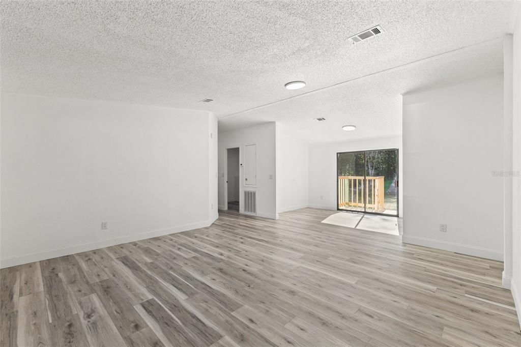 For Sale: $209,900 (2 beds, 2 baths, 1438 Square Feet)