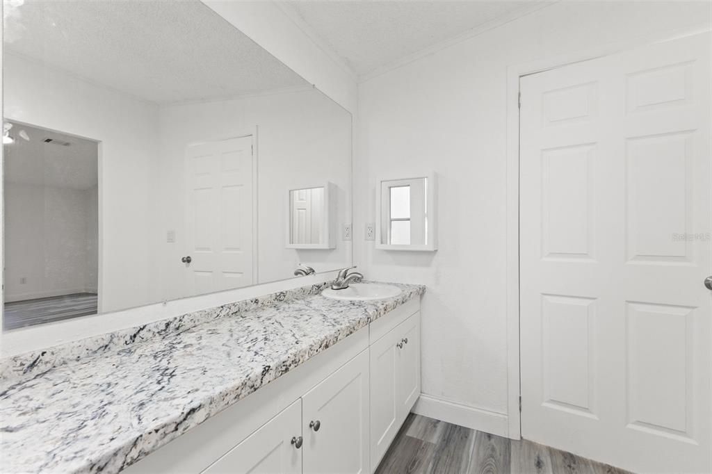 For Sale: $209,900 (2 beds, 2 baths, 1438 Square Feet)