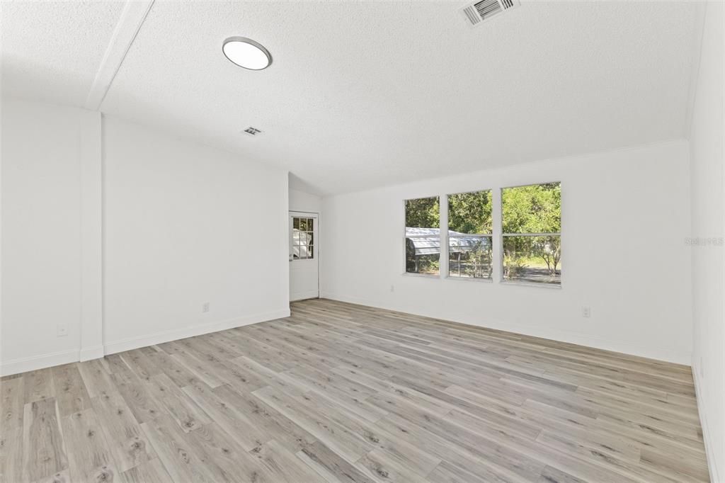 For Sale: $209,900 (2 beds, 2 baths, 1438 Square Feet)