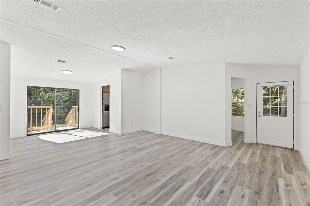 For Sale: $209,900 (2 beds, 2 baths, 1438 Square Feet)