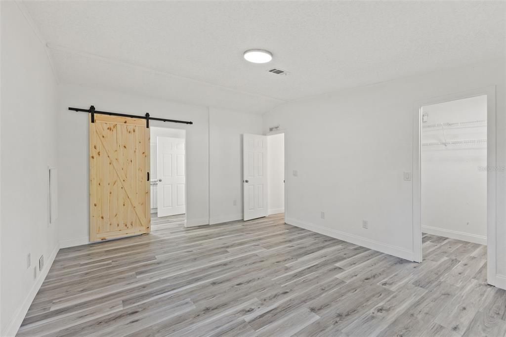 For Sale: $209,900 (2 beds, 2 baths, 1438 Square Feet)