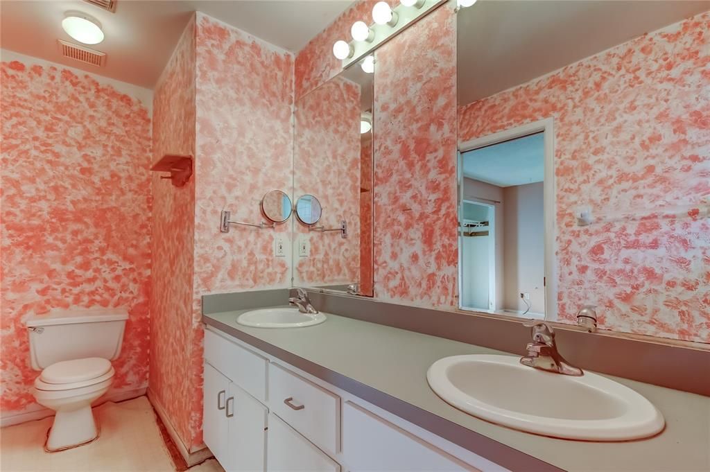 Под контрактом: $279,900 (3 спален, 2 ванн, 1186 Квадратных фут)