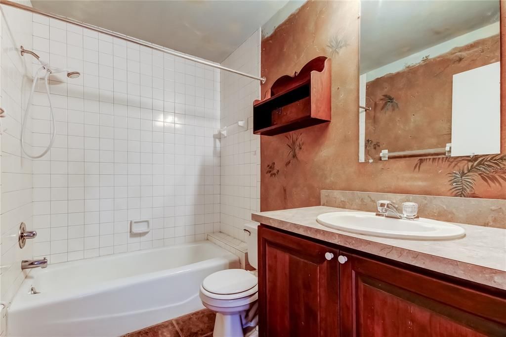 Под контрактом: $279,900 (3 спален, 2 ванн, 1186 Квадратных фут)