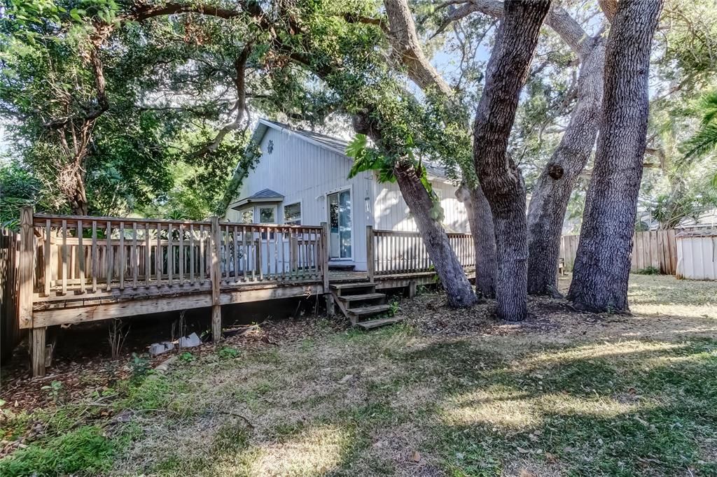 Под контрактом: $279,900 (3 спален, 2 ванн, 1186 Квадратных фут)