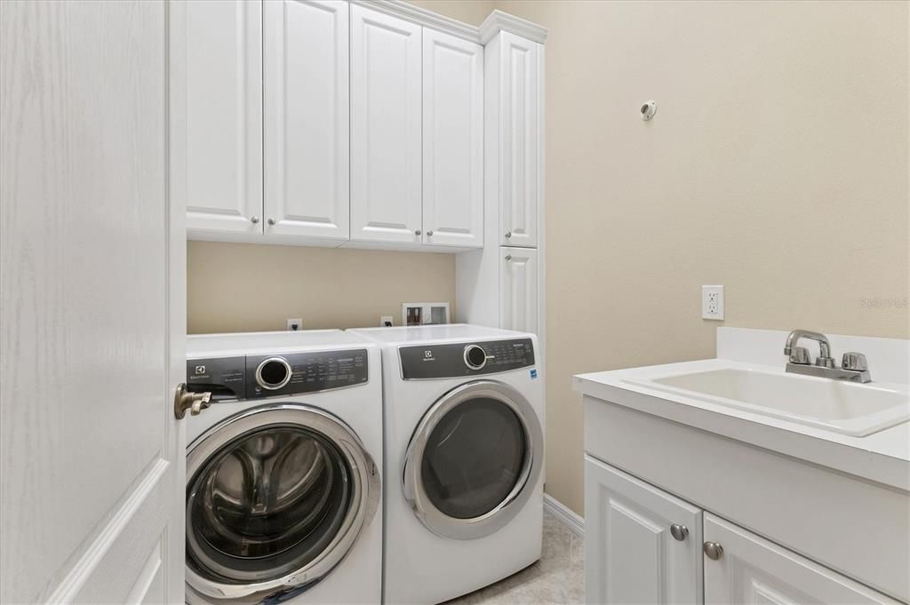 En Renta: $4,500 (3 camas, 2 baños, 2194 Pies cuadrados)