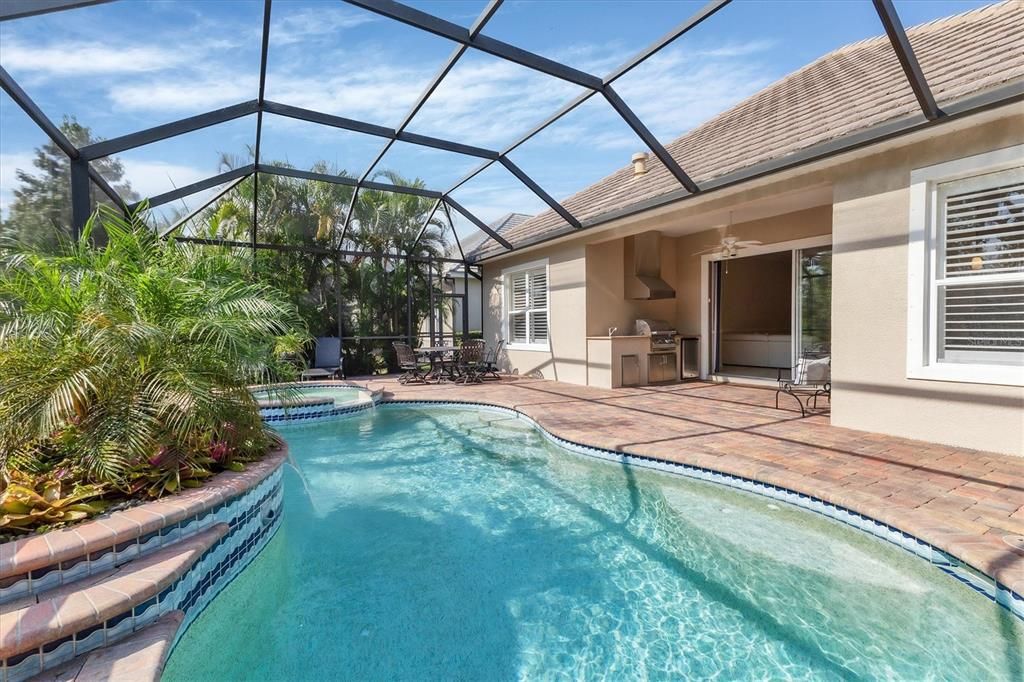 En Renta: $4,500 (3 camas, 2 baños, 2194 Pies cuadrados)