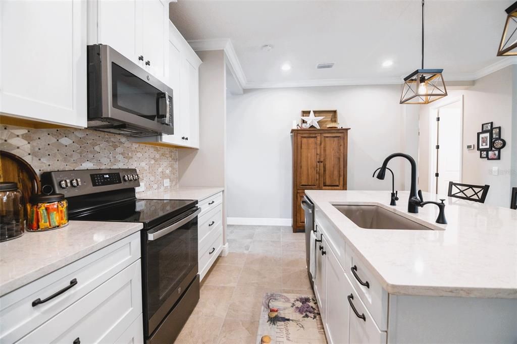 For Sale: $499,000 (3 beds, 2 baths, 1808 Square Feet)