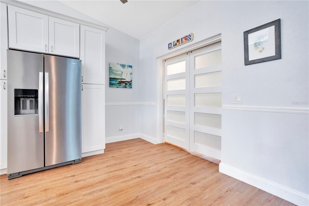 Под контрактом: $450,000 (3 спален, 2 ванн, 1788 Квадратных фут)