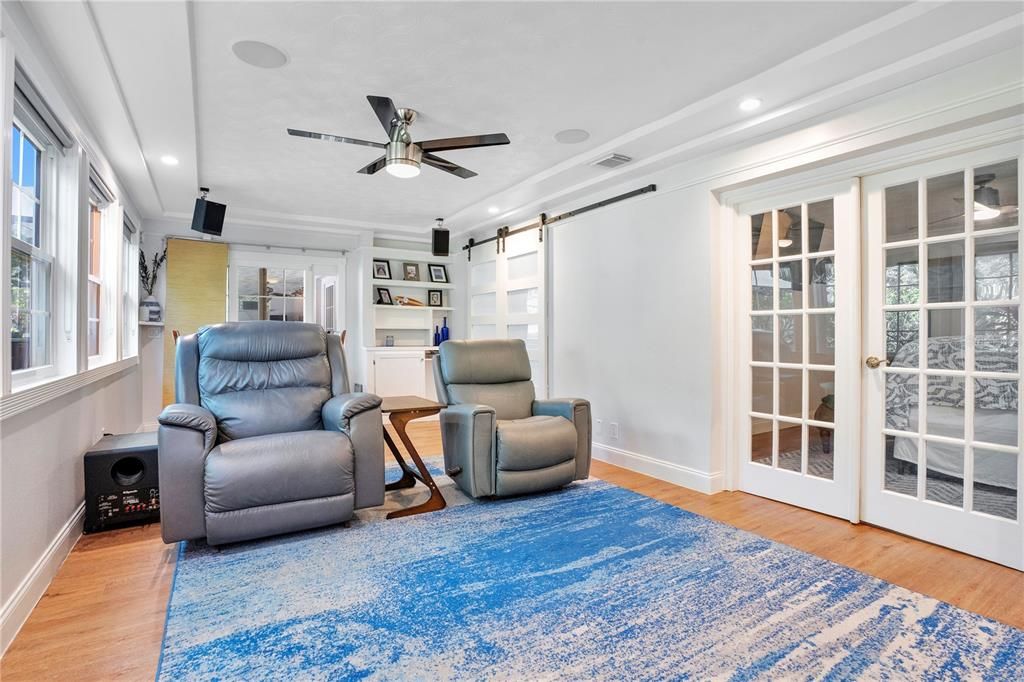 Под контрактом: $450,000 (3 спален, 2 ванн, 1788 Квадратных фут)