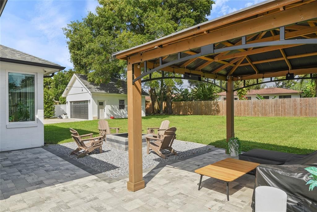 Под контрактом: $4,000 (3 спален, 2 ванн, 2113 Квадратных фут)