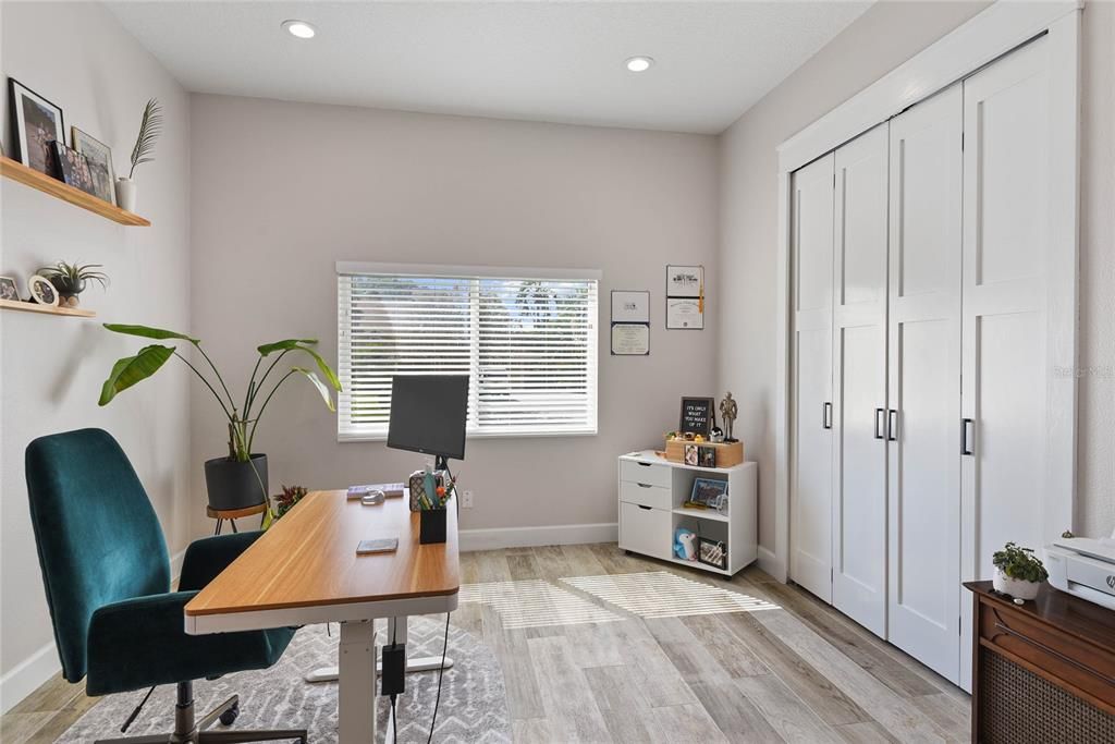 Под контрактом: $4,000 (3 спален, 2 ванн, 2113 Квадратных фут)