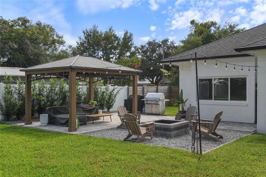 Под контрактом: $4,000 (3 спален, 2 ванн, 2113 Квадратных фут)