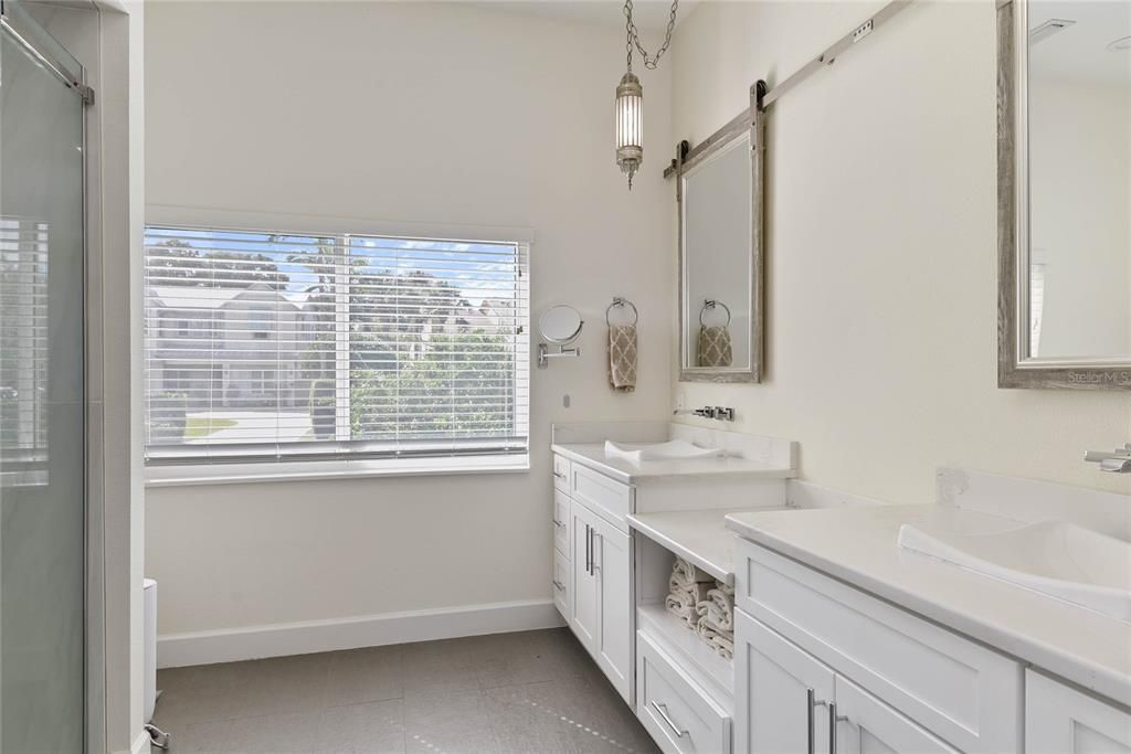 Под контрактом: $4,000 (3 спален, 2 ванн, 2113 Квадратных фут)