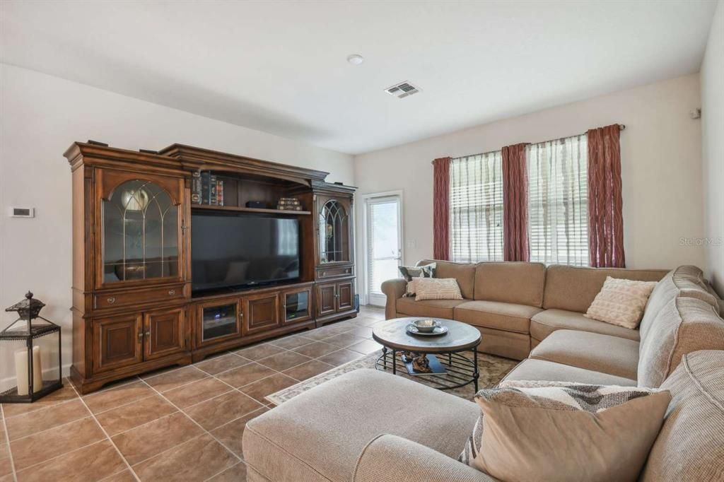 For Sale: $459,900 (3 beds, 2 baths, 1950 Square Feet)