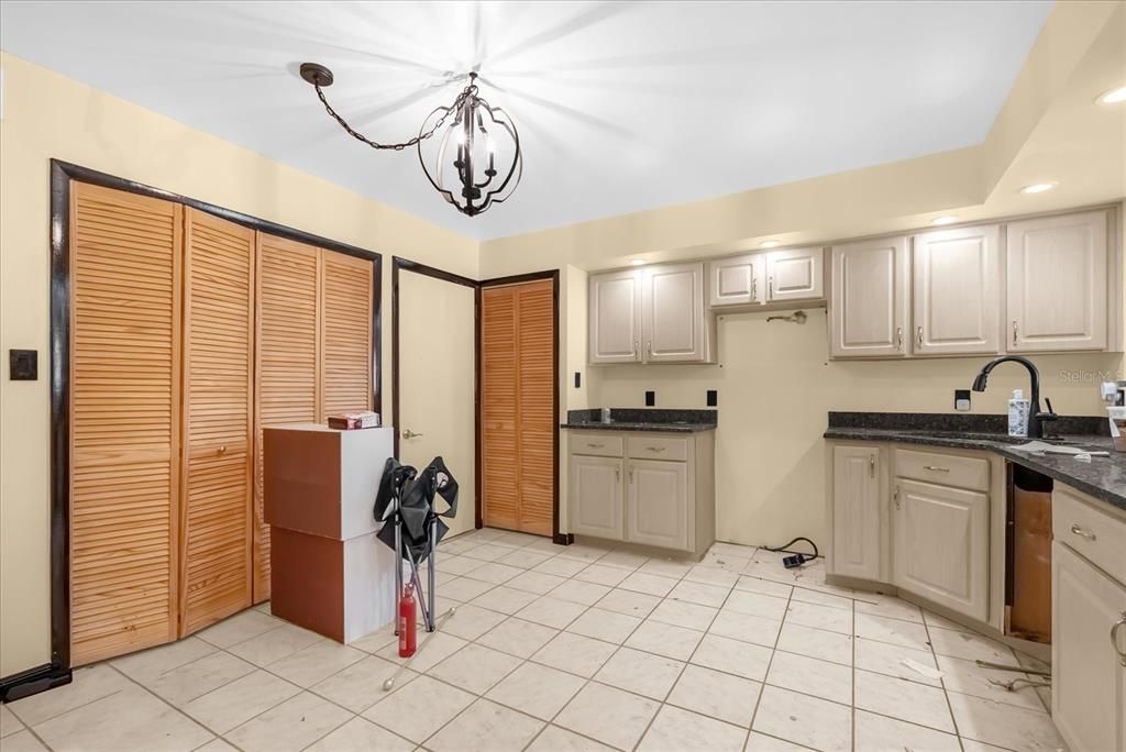 En Venta: $275,000 (2 camas, 2 baños, 1618 Pies cuadrados)