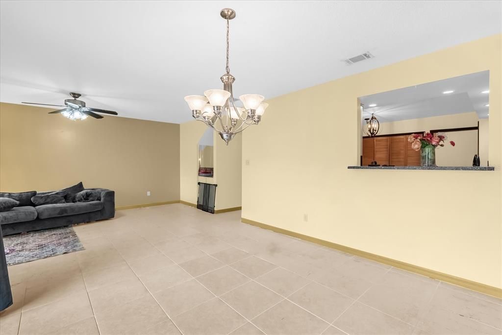 En Venta: $275,000 (2 camas, 2 baños, 1618 Pies cuadrados)