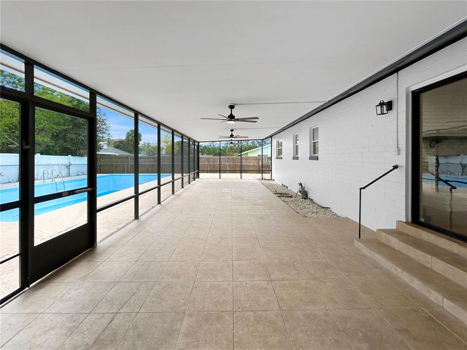 合同活跃: $339,990 (3 贝兹, 2 浴室, 1820 平方英尺)