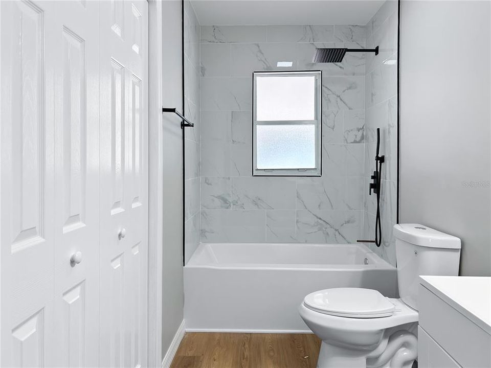 合同活跃: $339,990 (3 贝兹, 2 浴室, 1820 平方英尺)