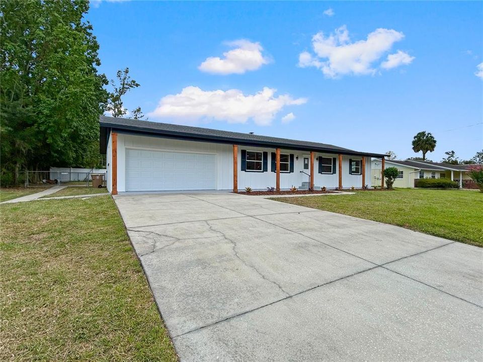 合同活跃: $339,990 (3 贝兹, 2 浴室, 1820 平方英尺)