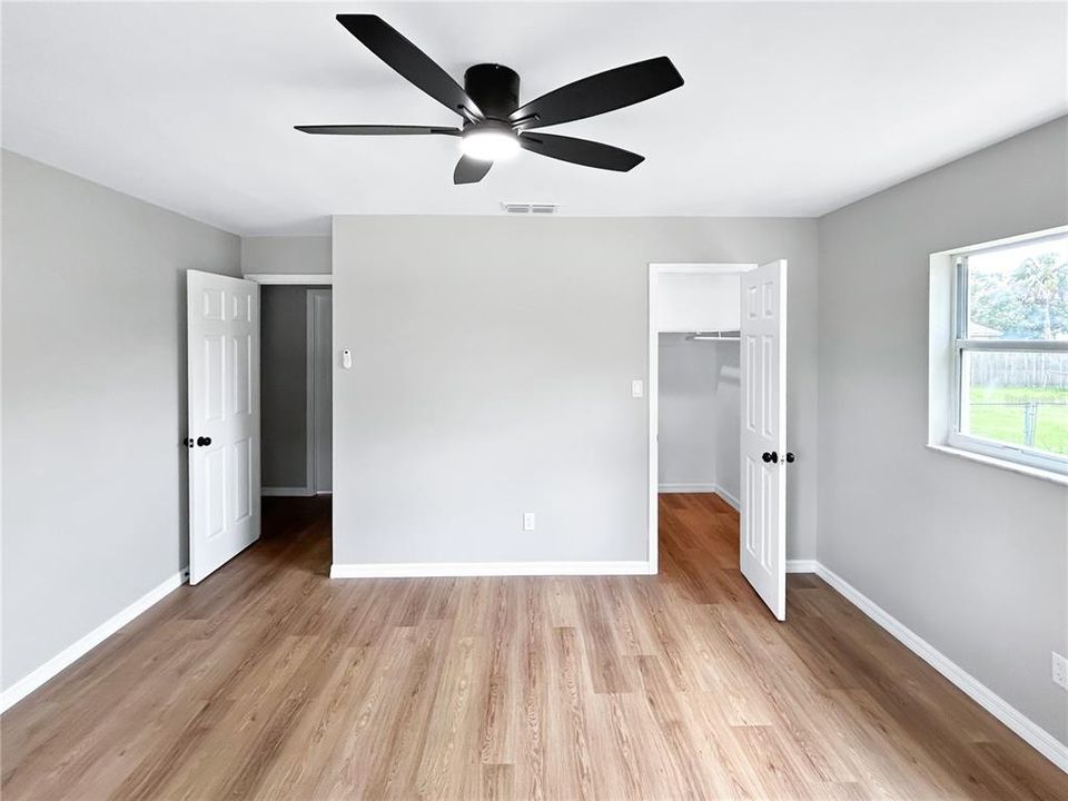 合同活跃: $339,990 (3 贝兹, 2 浴室, 1820 平方英尺)