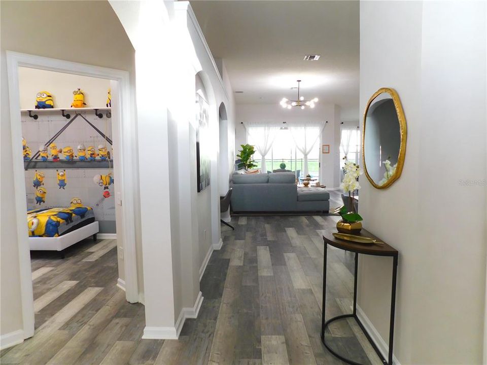 Под контрактом: $419,000 (4 спален, 3 ванн, 1834 Квадратных фут)