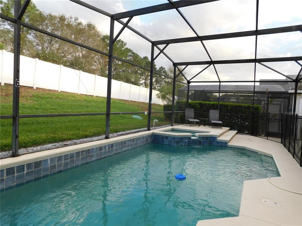 Под контрактом: $419,000 (4 спален, 3 ванн, 1834 Квадратных фут)