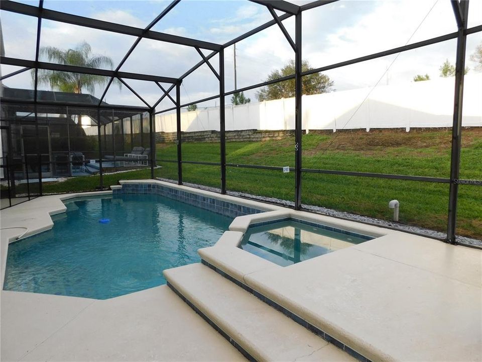 Под контрактом: $419,000 (4 спален, 3 ванн, 1834 Квадратных фут)