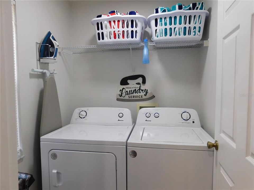 Под контрактом: $419,000 (4 спален, 3 ванн, 1834 Квадратных фут)