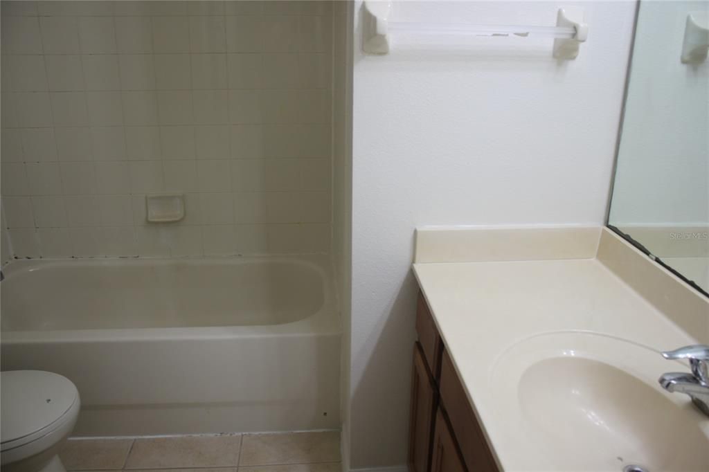 For Rent: $1,950 (3 beds, 2 baths, 1824 Square Feet)