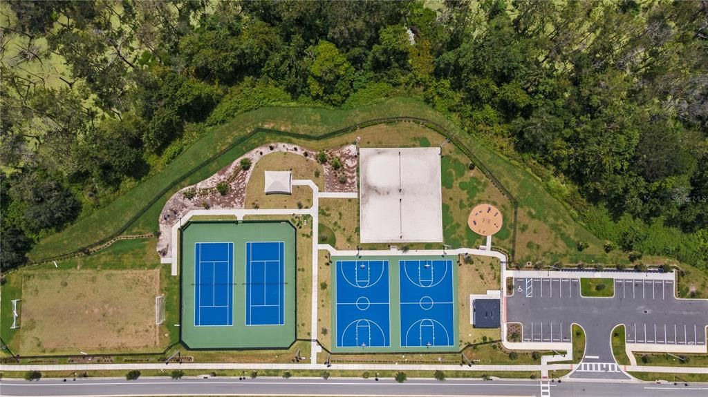 合同活跃: $430,973 (4 贝兹, 3 浴室, 2205 平方英尺)