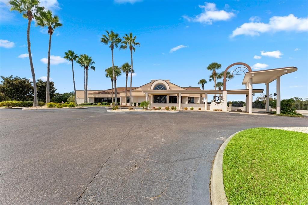 合同活跃: $925,000 (4 贝兹, 3 浴室, 2516 平方英尺)