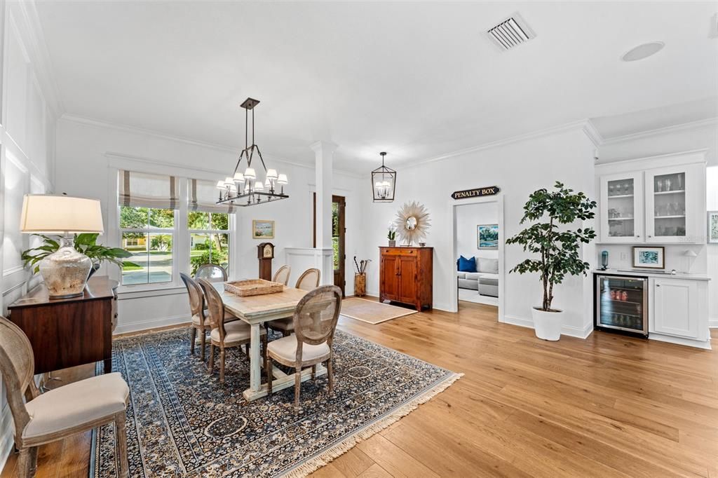 合同活跃: $925,000 (4 贝兹, 3 浴室, 2516 平方英尺)