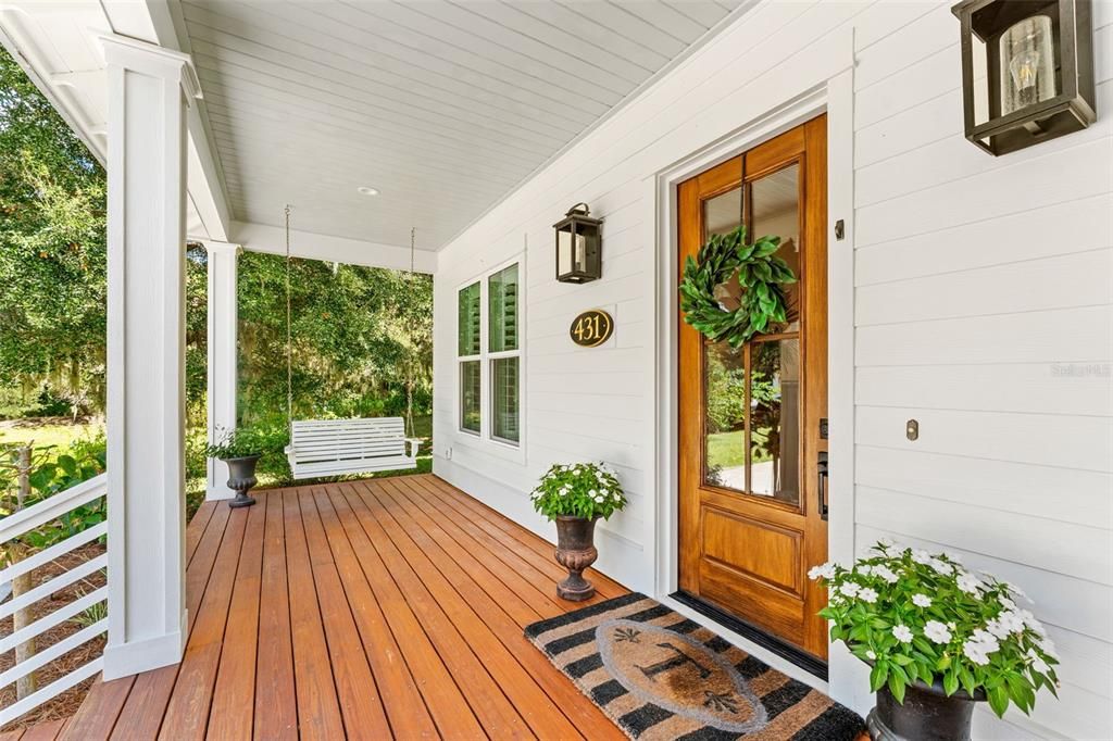 合同活跃: $925,000 (4 贝兹, 3 浴室, 2516 平方英尺)