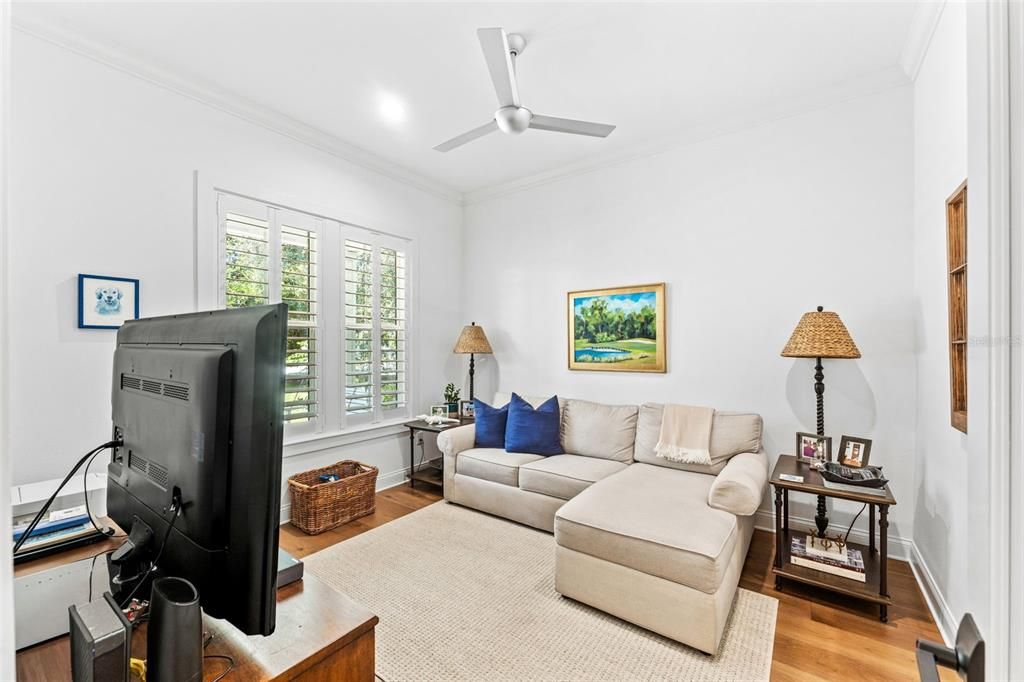 合同活跃: $925,000 (4 贝兹, 3 浴室, 2516 平方英尺)