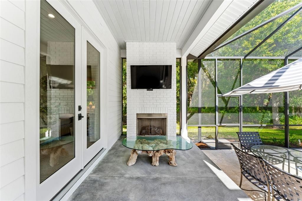 合同活跃: $925,000 (4 贝兹, 3 浴室, 2516 平方英尺)