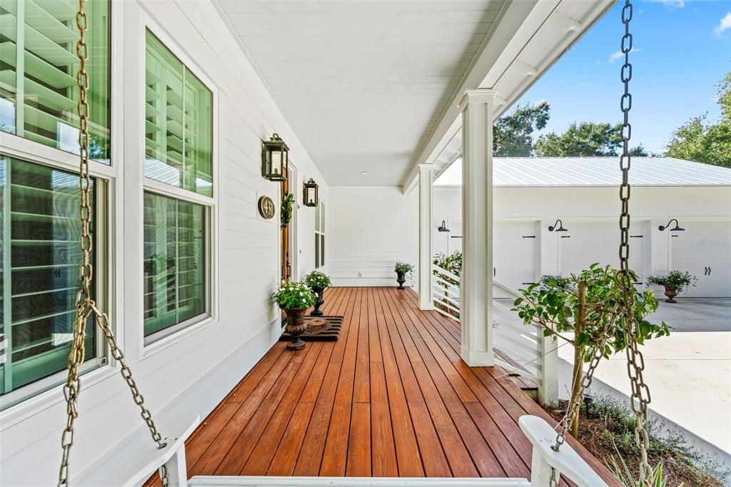 合同活跃: $925,000 (4 贝兹, 3 浴室, 2516 平方英尺)