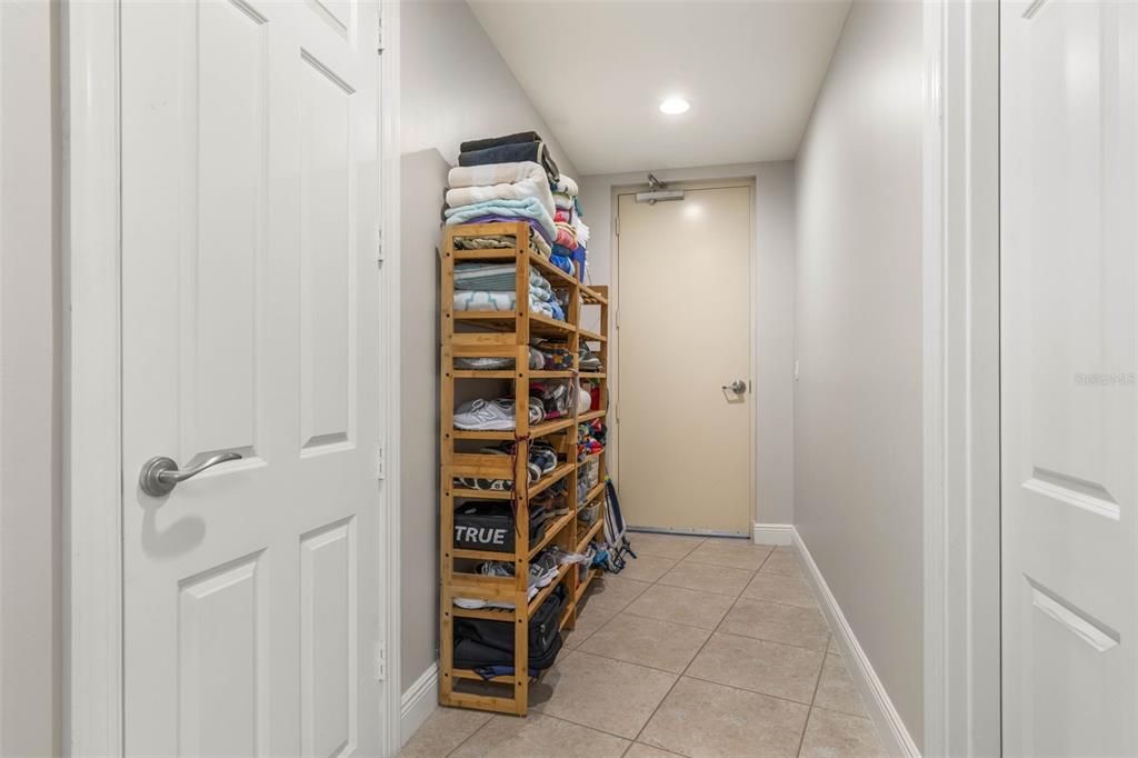 Active With Contract: $1,677,000 (4 beds, 3 baths, 2690 Square Feet)